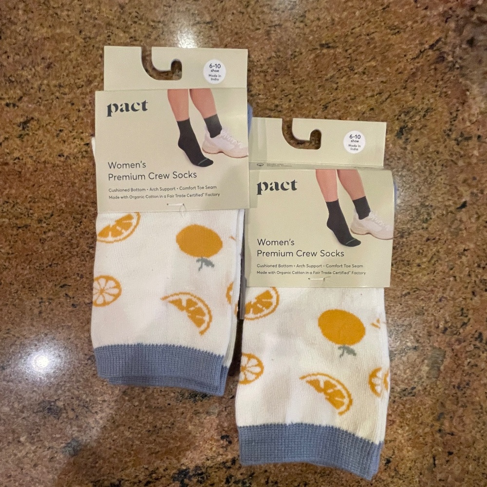 NEW! Pact Citrus Squeeze  Premium Crew Socks Two Pair NWT!